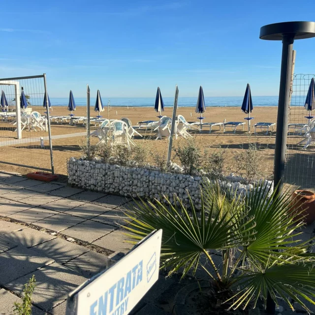 Il mare di novembre ☀️🌊🥂😌 #sunday #damimi54 #bordomare #beachrestaurant #weareopen #enjoy #keepbreathing